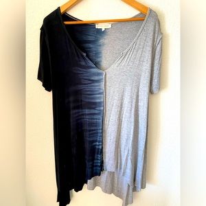 V Neck short sleeve tshirt. size L